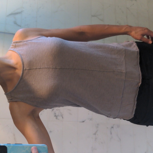 Gray cotton keyhole back Banana Republic tank top - Picture 3 of 4